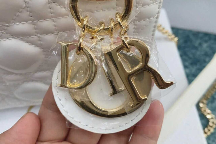 Túi Mini Lady Dior Latte Patent Calfskin GHW Màu Kem Bóng