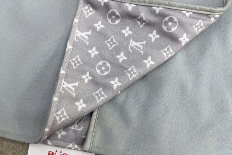 Áo Khoác LV Signature Short Hooded Wrap Coat Grey Monogram Xám