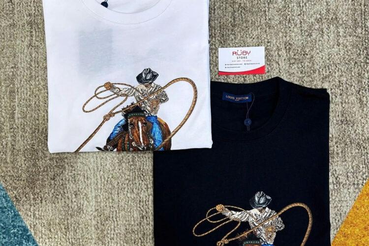 Áo Thun LV Graphic Embroidered Cowboy Cotton T-Shirt Milky White Trắng