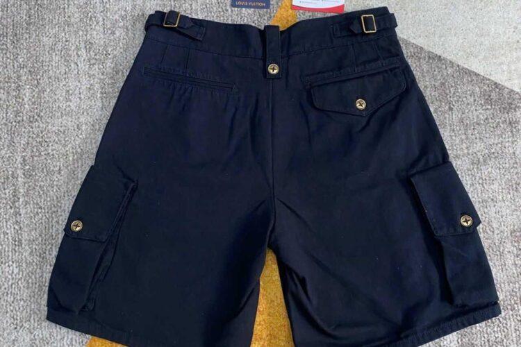 Quần Short LV Cotton Utility Cargo Shorts Black Lovers đen