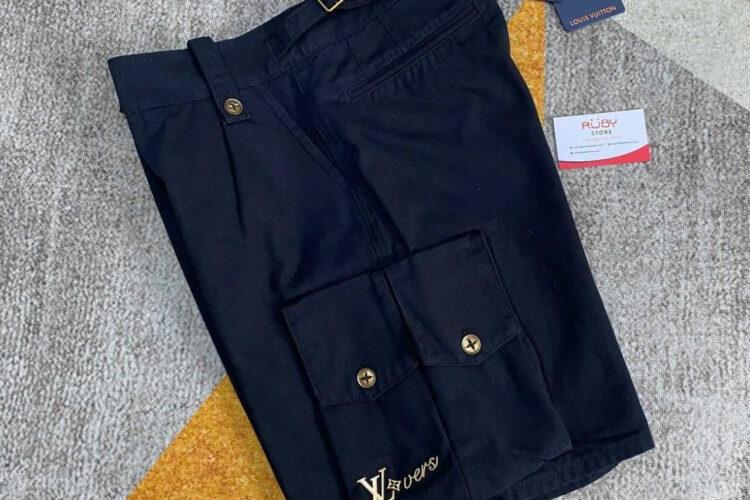 Quần Short LV Cotton Utility Cargo Shorts Black Lovers đen