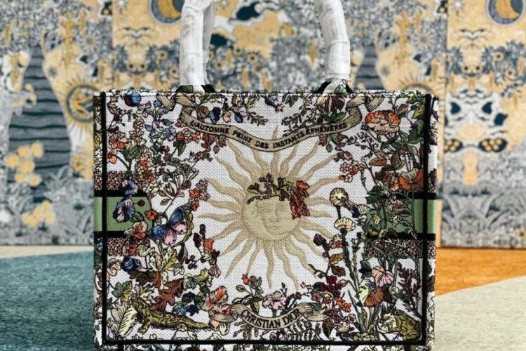 Túi Dior Book Tote Medium Ecru Multicolor 4 Seasons Autumn