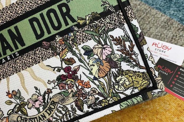Túi Dior Book Tote Medium Ecru Multicolor 4 Seasons Autumn