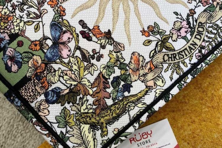 Túi Dior Book Tote Medium Ecru Multicolor 4 Seasons Autumn