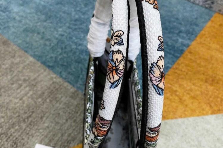 Túi Dior Book Tote Medium Ecru Multicolor 4 Seasons Autumn