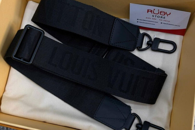 Túi LV Aerogram Fastline Messenger Màu đen 23CM