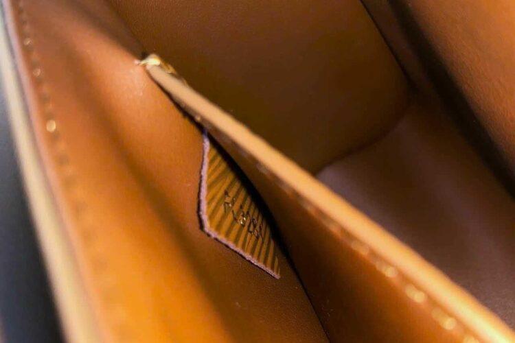 Túi LV Twist Lock XL M22297 Caramel EPI Nâu