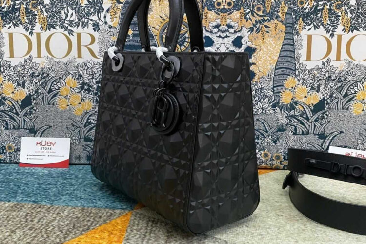 Túi Medium Lady Dior Black Diamond Calfskin Size 24 Màu đen