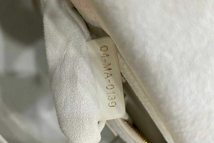 Túi Medium Lady Dior Latte Lambskin GHW Size 24 Màu Kem