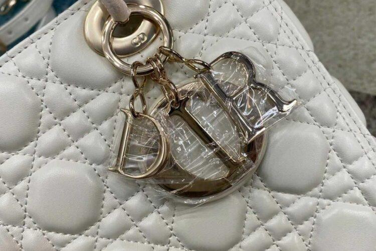 Túi Medium Lady Dior Latte Lambskin GHW Size 24 Màu Kem