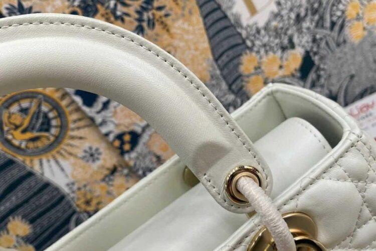Túi Medium Lady Dior Latte Lambskin GHW Size 24 Màu Kem