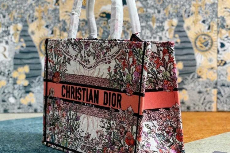 túi Dior Book Tote Medium Ecru Multicolor 4 Seasons Spring