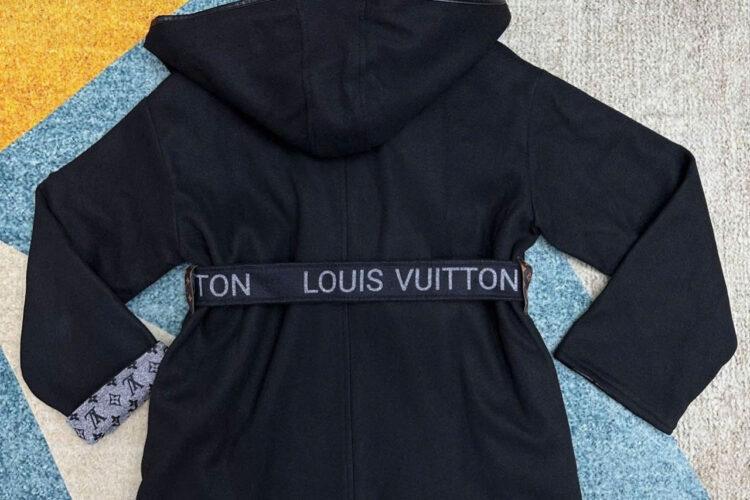 Áo Khoác LV Signature Short Hooded Wrap Coat Monogram Màu đen