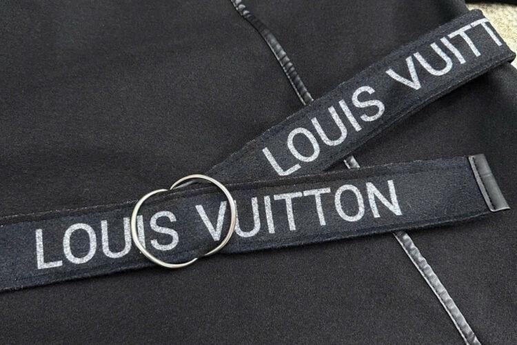 Áo Khoác LV Signature Short Hooded Wrap Coat Monogram Màu đen