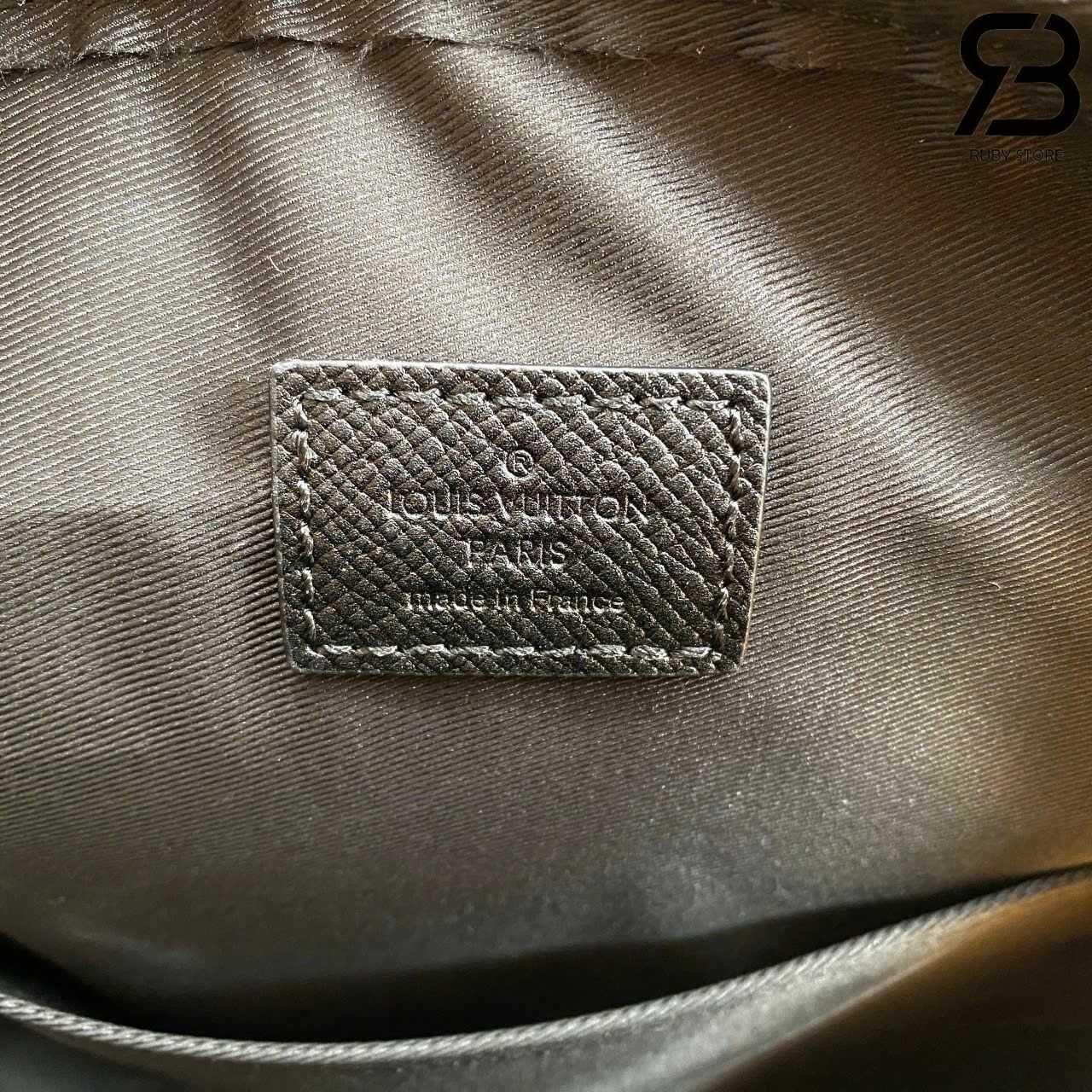 Ba Lô LV Avenue Backpack Black Taiga đen