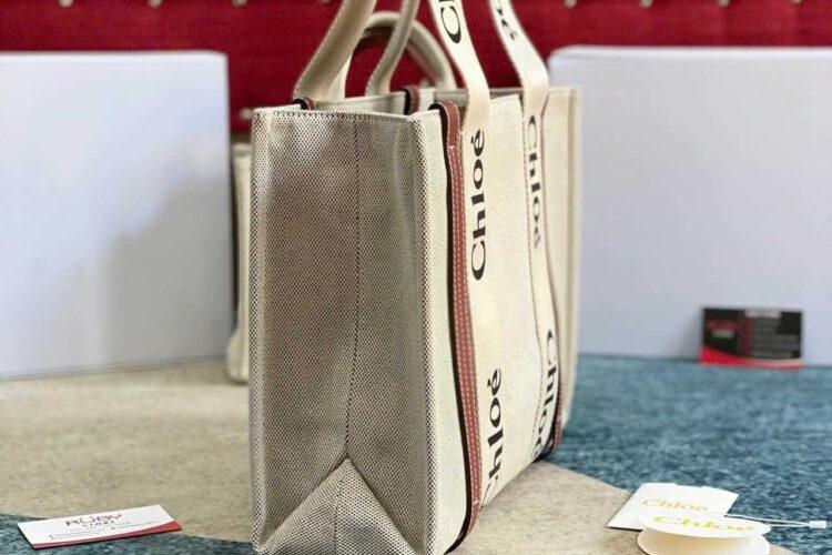 Túi Chloé Medium Woody Tote Bag Màu Kem Nâu