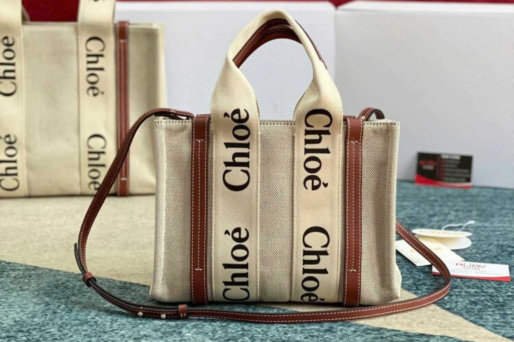 Túi Chloé Small Woody Tote Bag Màu Kem Nâu