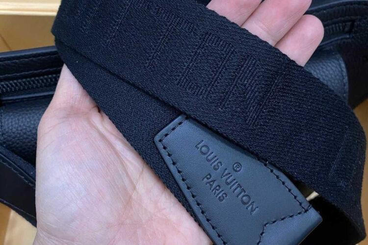 Túi LV Aerogram Takeoff Sling Bag M57081 Black Màu đen