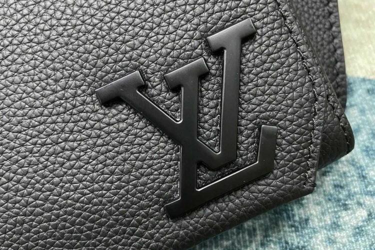 Túi LV Aerogram Takeoff Sling Bag M57081 Black Màu đen