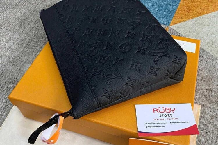 Túi LV Pochette Voyage Souple M82545 Monogram Shadow Đen