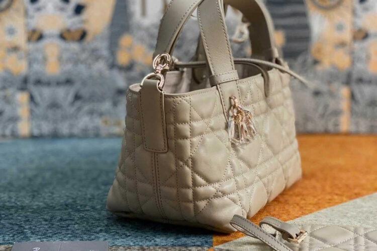 Túi SMALL DIOR TOUJOUR BAG BEIGE CALFSKIN màu be