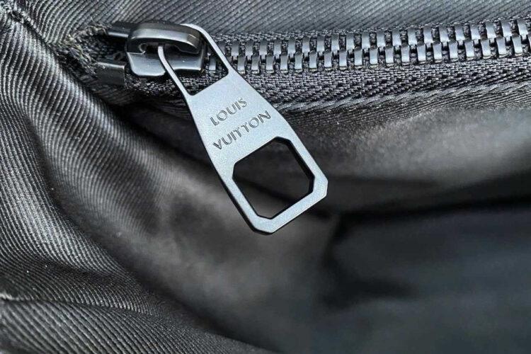 túi LV Montsouris Messenger M46685 Monogram Eclipse