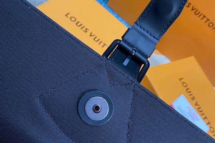 túi LV Montsouris Messenger M46685 Monogram Eclipse