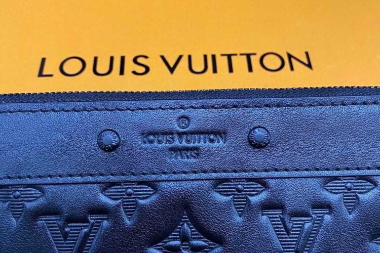 túi LV Pochette To-Go M81570 Monogram Shadow đen