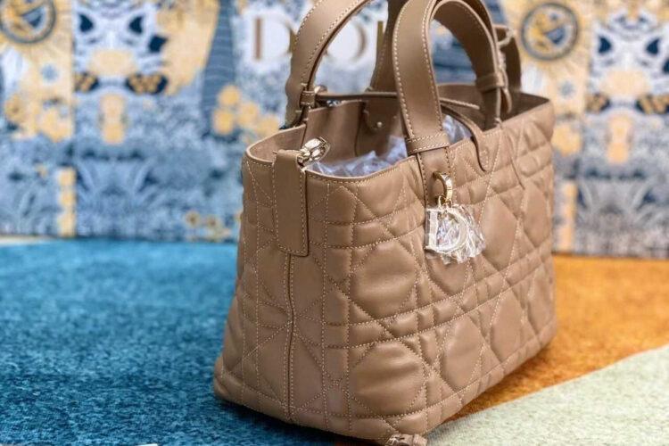túi Medium Dior Toujour Bag Tan Brown Calfskin nâu