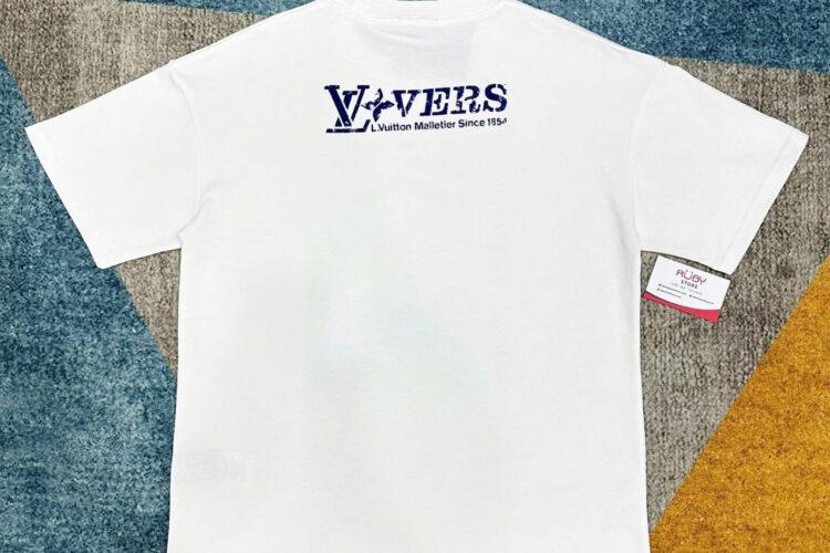 Áo Thun LV Embellished Graphic Cotton T-Shirt Vers United Since 1854