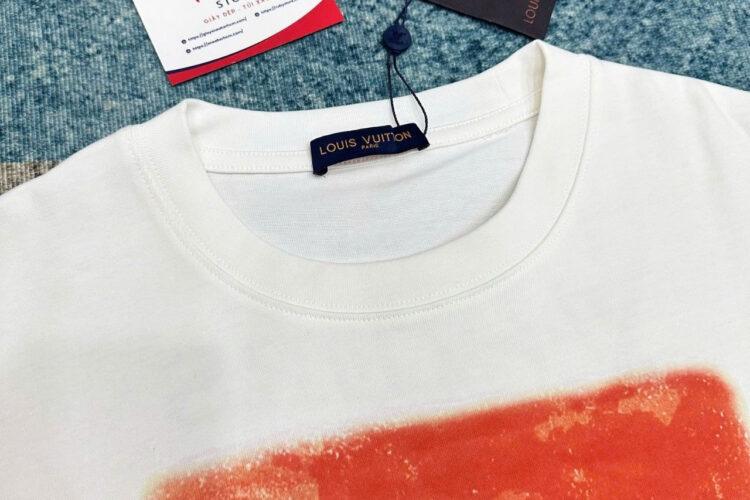 Áo Thun LV Embellished Graphic Cotton T-Shirt Vers United Since 1854