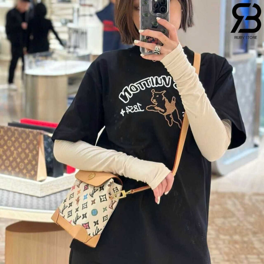 Áo Thun LV Embroidered Cotton T-Shirt Jumping Dog Black