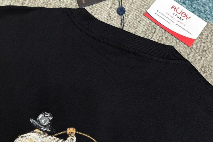 Áo Thun LV Graphic Embroidered Cowboy Cotton T-Shirt Black đen