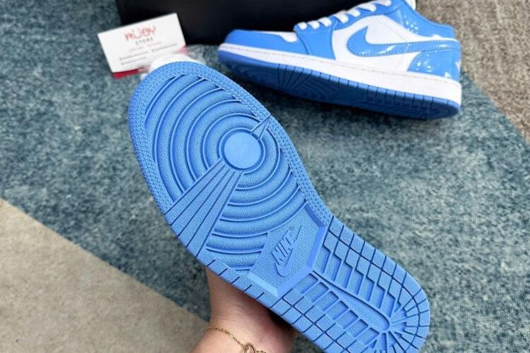 Giày Air Jordan 1 Low SE White Legend Blue Trắng Xanh Bóng
