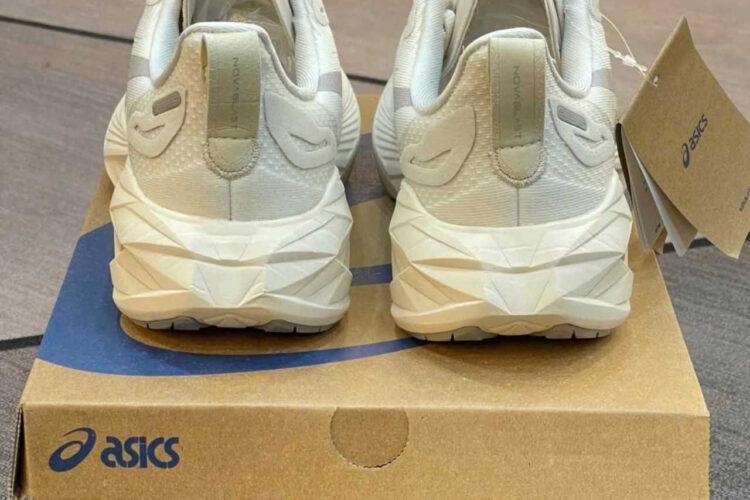 Giày Asics Novablast 4 Le Birch Moonrock Trắng kem Bạc