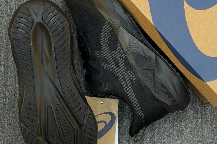Giày Asics Novablast 5 Black Carrier Grey Đen Xám