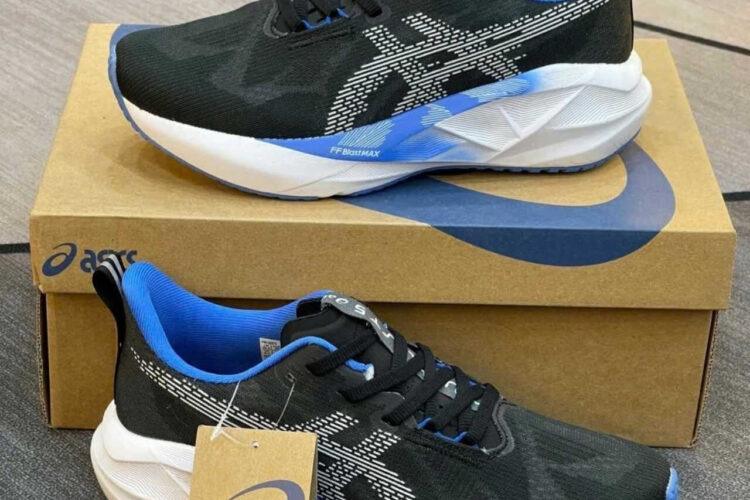 Giày Asics Novablast 5 Black White Đen Trắng Xanh Dương