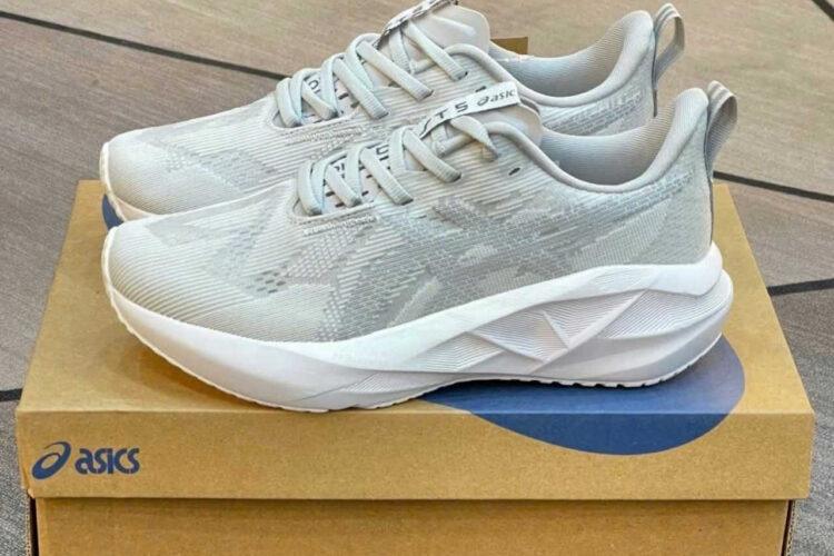 Giày Asics Novablast 5 White Piedmont Grey Trắng