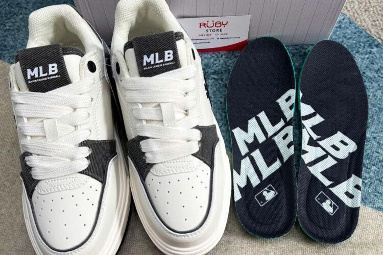 Giày MLB Chunky Liner Denim Pocket NY Màu Trắng đen