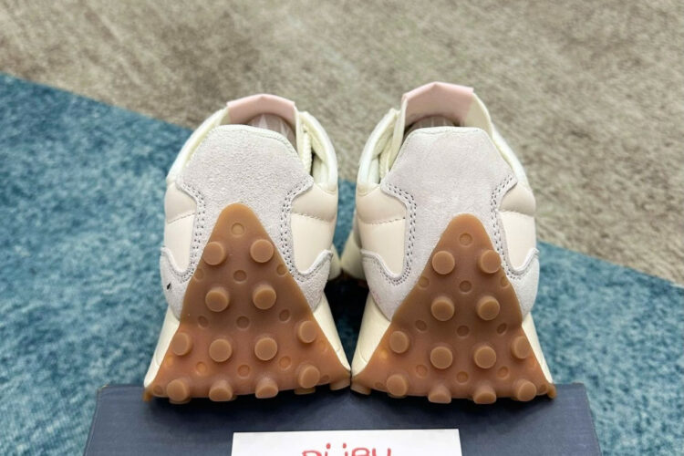 Giày New Balance 327 Moonbeam With December Sky Xám Hồng