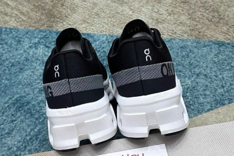 Giày On Running Cloudmonster 2 Black White đen trắng
