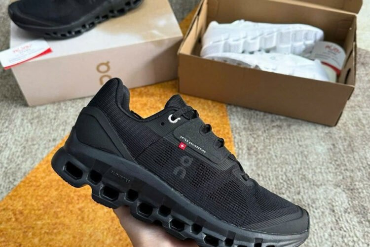 Giày On Running Cloudstratus 2 Black Màu đen