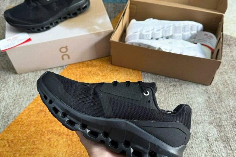 Giày On Running Cloudstratus 2 Black Màu đen