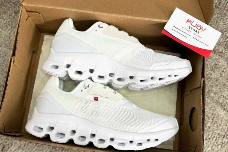 Giày On Running Cloudstratus 2 White Màu Trắng