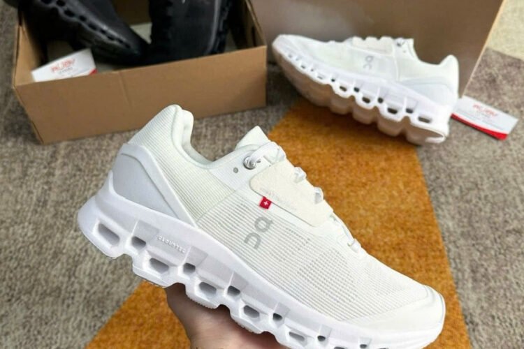 Giày On Running Cloudstratus 2 White Màu Trắng