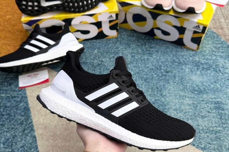 Giày UltraBoost 4.0 Show Your Stripes đen sọc trắng