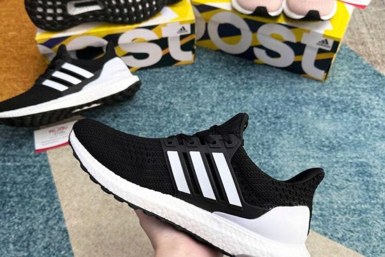 Giày UltraBoost 4.0 Show Your Stripes đen sọc trắng
