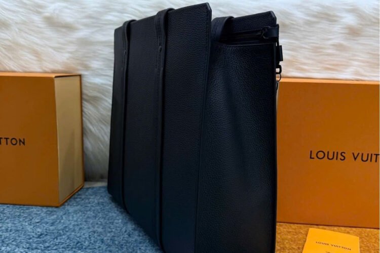 Túi LV Aerogram Tote Black M57308 Màu đen