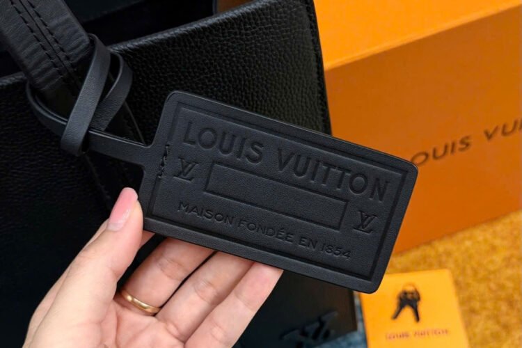 Túi LV Aerogram Tote Black M57308 Màu đen
