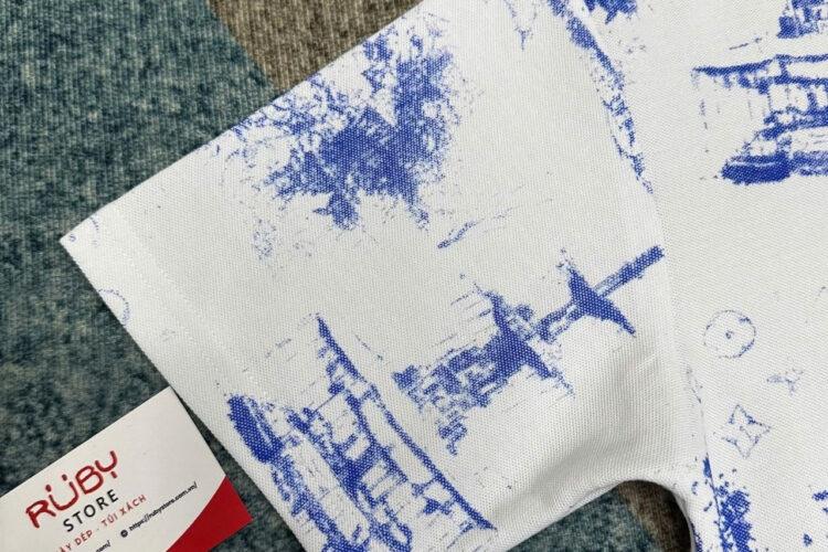 Áo Thun LV Printed Cotton Pique T-Shirt Monogram City Walk Trắng Xanh Dương